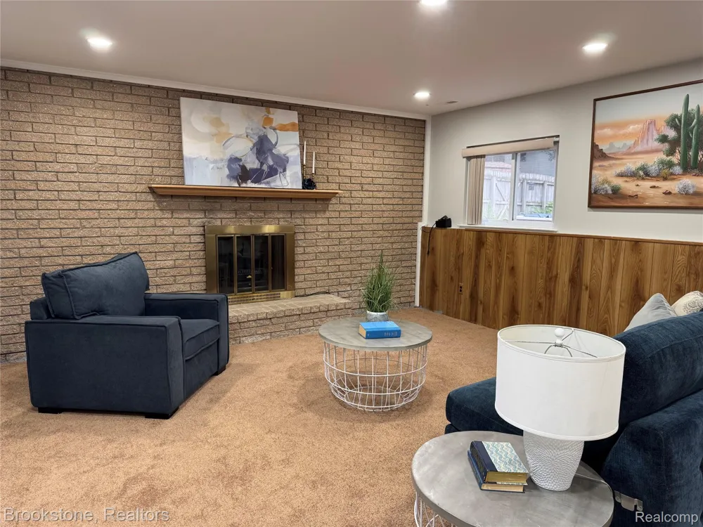 39795 Waldorf Drive Clinton Charter Township, MI 48038