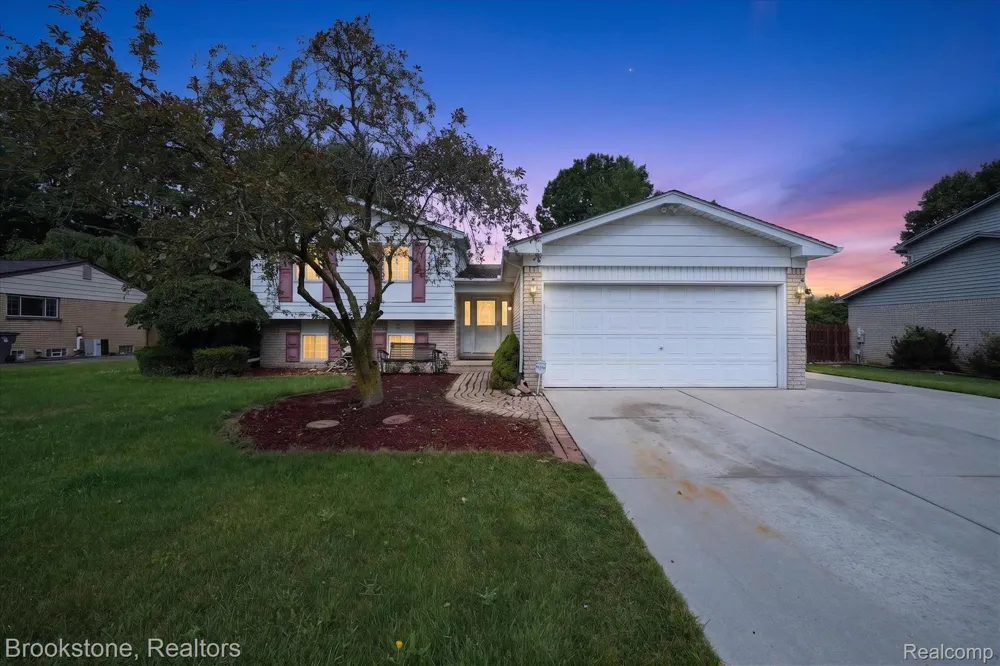 39795 Waldorf Drive Clinton Charter Township, MI 48038