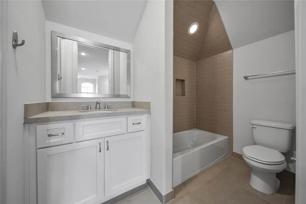 42 Wooded Park Place The Woodlands, TX 77380