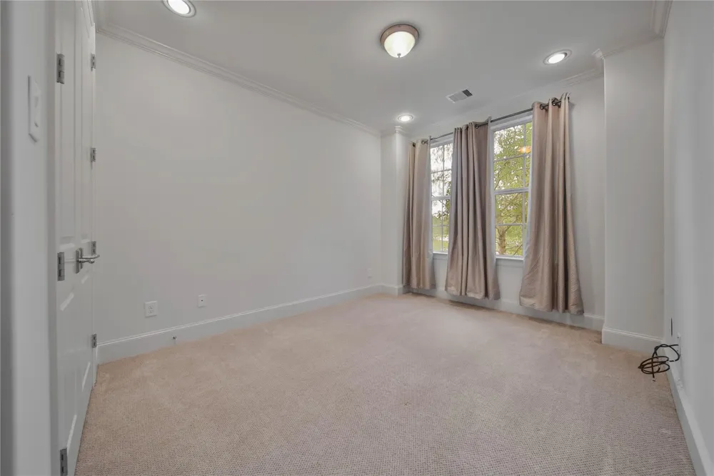 42 Wooded Park Place The Woodlands, TX 77380