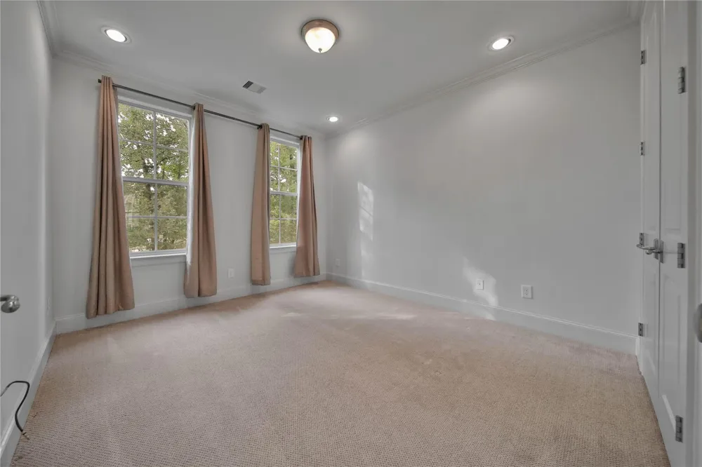 42 Wooded Park Place The Woodlands, TX 77380