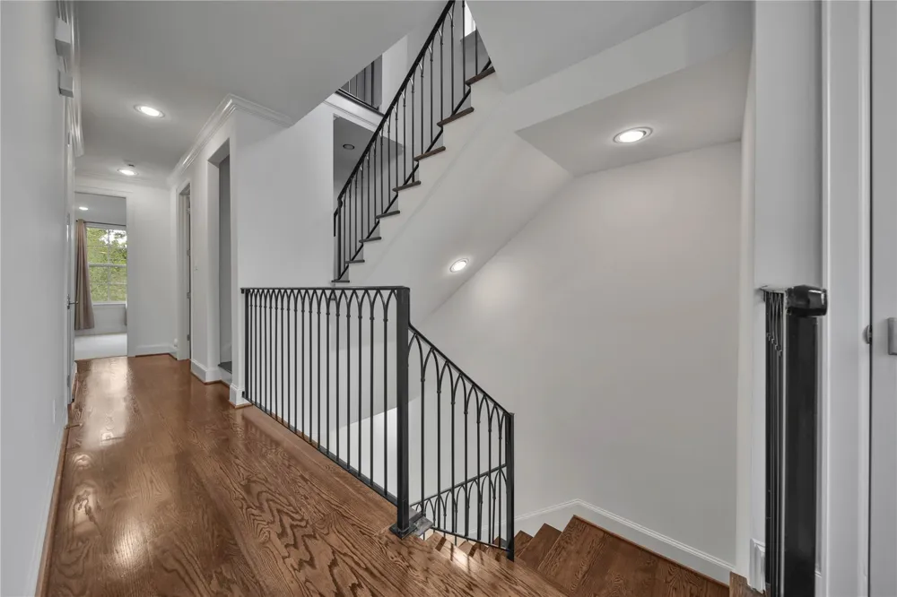 42 Wooded Park Place The Woodlands, TX 77380