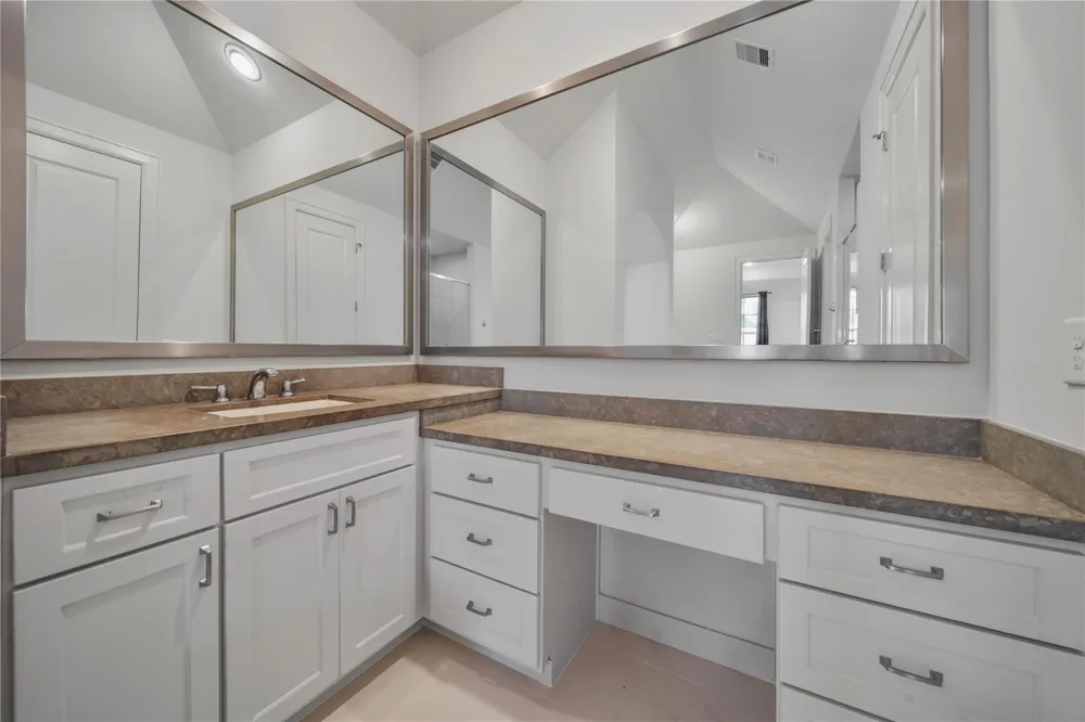 42 Wooded Park Place The Woodlands, TX 77380