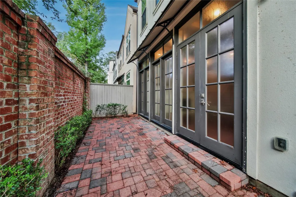42 Wooded Park Place The Woodlands, TX 77380