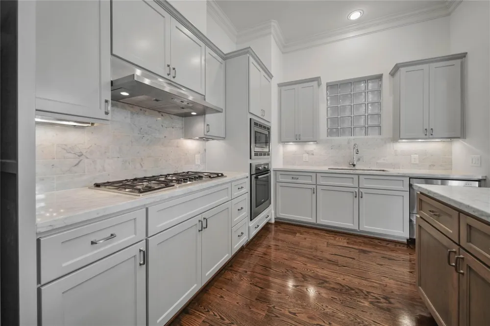 42 Wooded Park Place The Woodlands, TX 77380