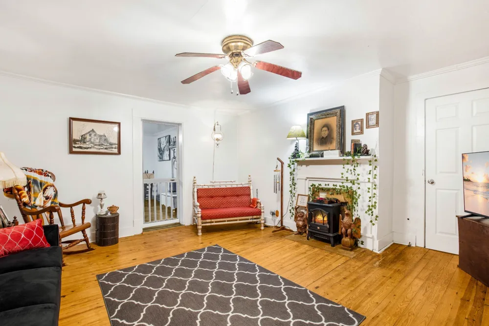 2461 Old Greenbrier Pike Greenbrier, TN 37073