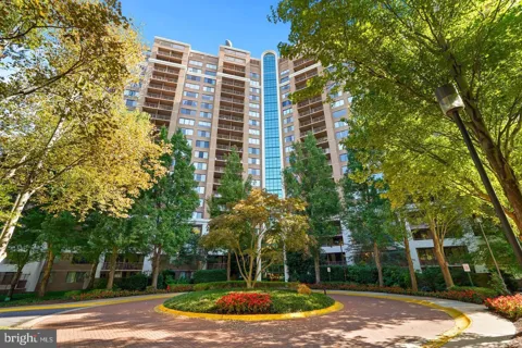 10101 GROSVENOR PLACE #1804