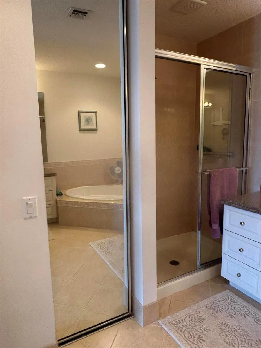 15 HARBOUR ISLE DRIVE W #PH05 Fort Pierce, FL 34949