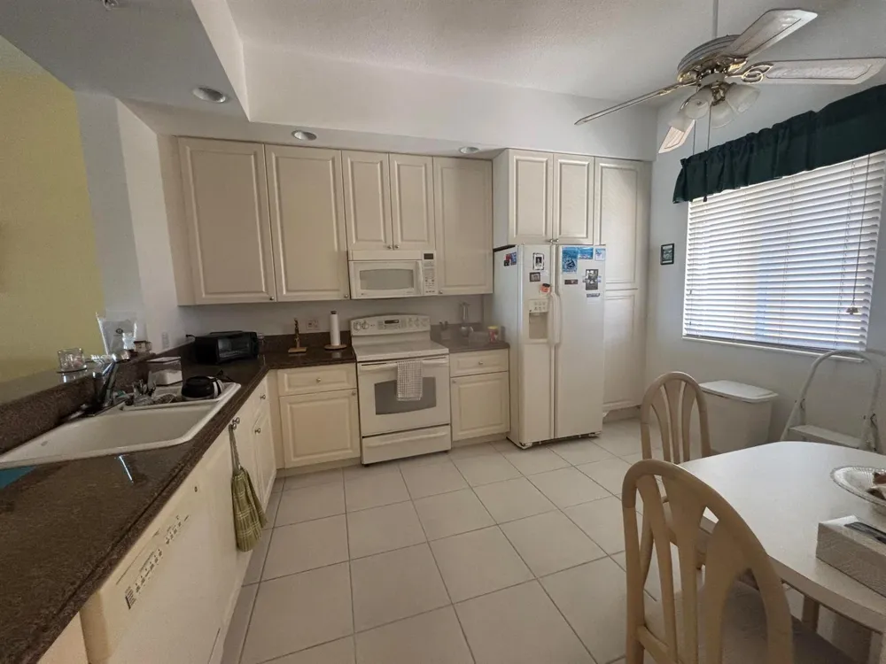 15 HARBOUR ISLE DRIVE W #PH05 Fort Pierce, FL 34949