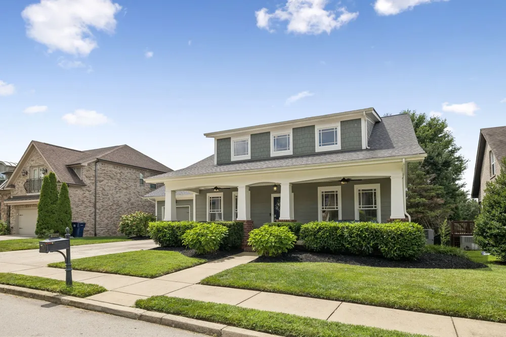 2017 Callaway Park Pl Thompsons Station, TN 37179