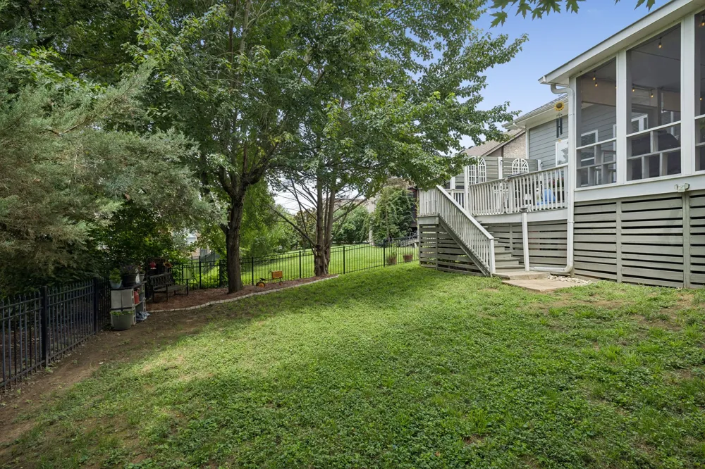 2017 Callaway Park Pl Thompsons Station, TN 37179