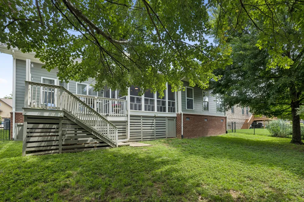 2017 Callaway Park Pl Thompsons Station, TN 37179