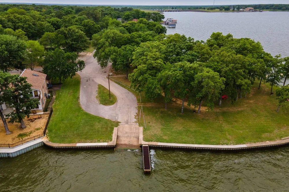 116 E Beachwood Loop Trinidad, TX 75163