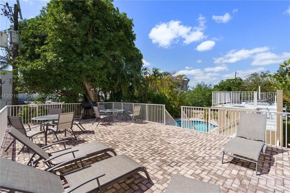 1050 SE 15th St #202 Fort Lauderdale, FL 33316