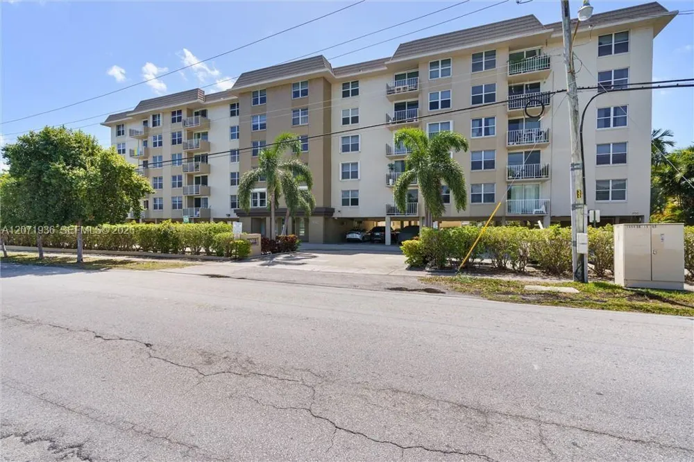 1050 SE 15th St #202 Fort Lauderdale, FL 33316