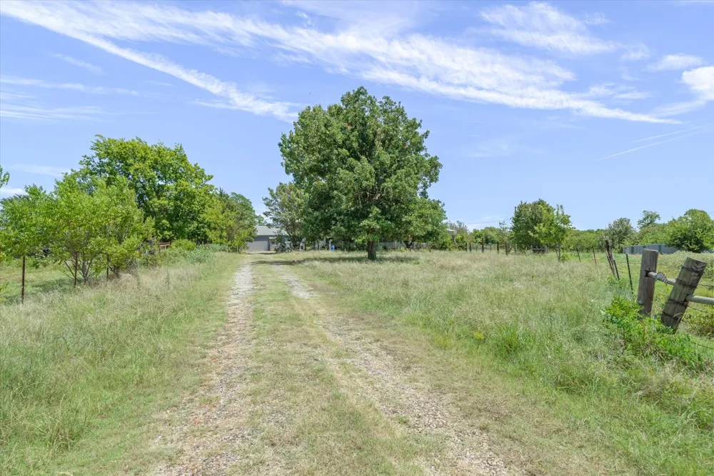 1867 Fm 513 S Campbell, TX 75422