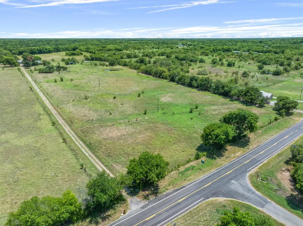 1867 Fm 513 S Campbell, TX 75422