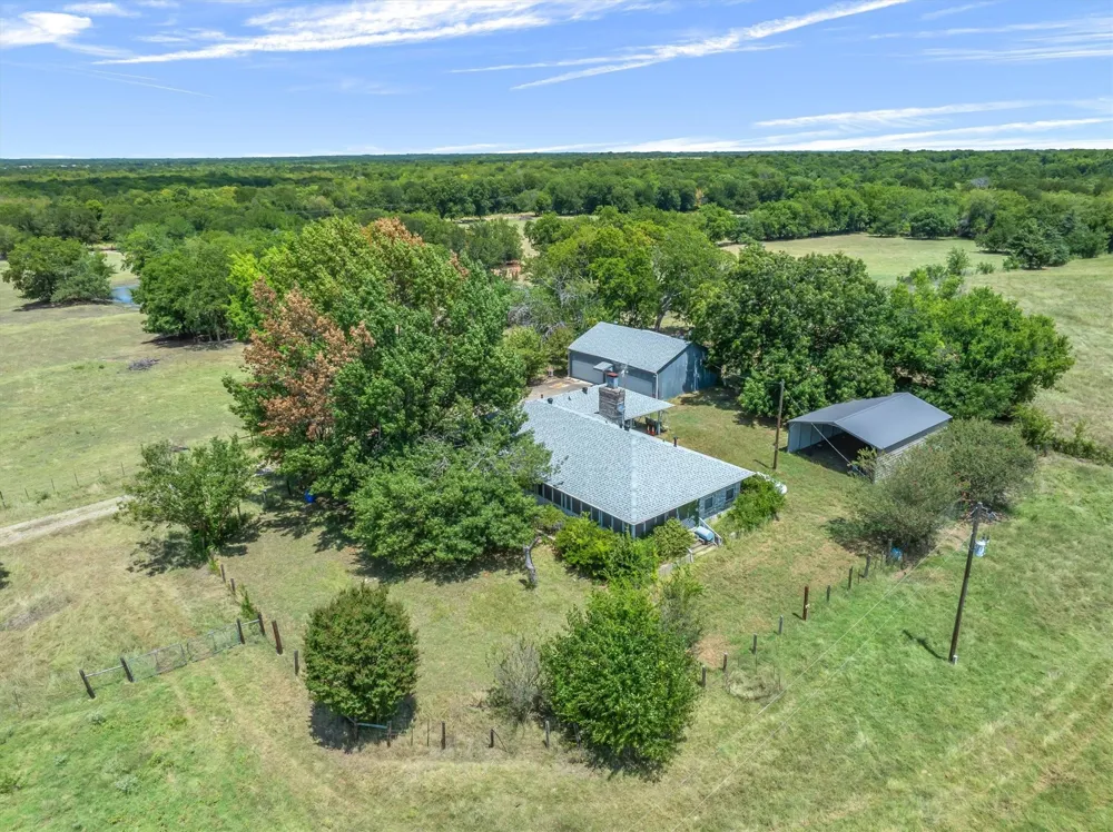1867 Fm 513 S Campbell, TX 75422