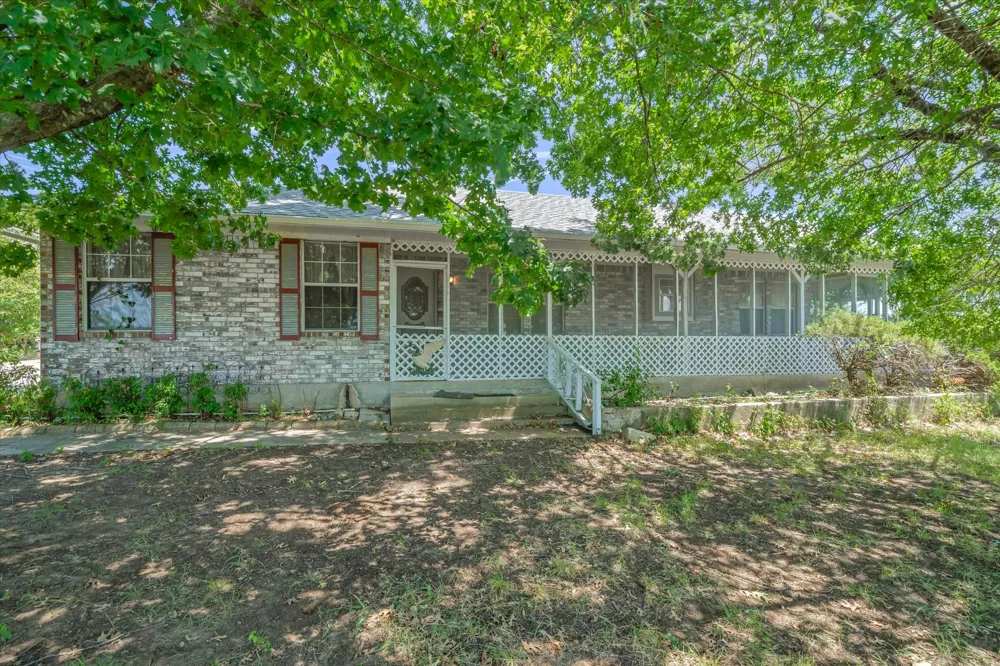 1867 Fm 513 S Campbell, TX 75422