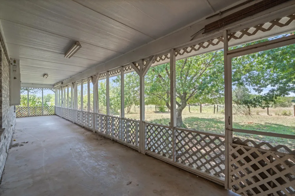 1867 Fm 513 S Campbell, TX 75422