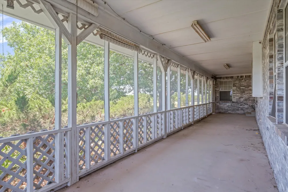 1867 Fm 513 S Campbell, TX 75422