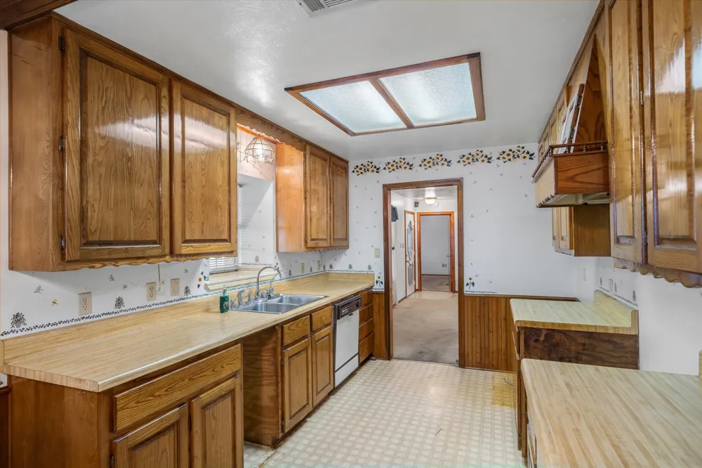1867 Fm 513 S Campbell, TX 75422