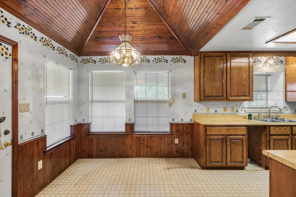 1867 Fm 513 S Campbell, TX 75422