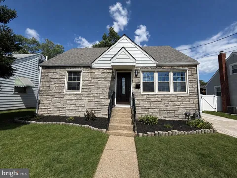 1004 HIGHLAND AVENUE