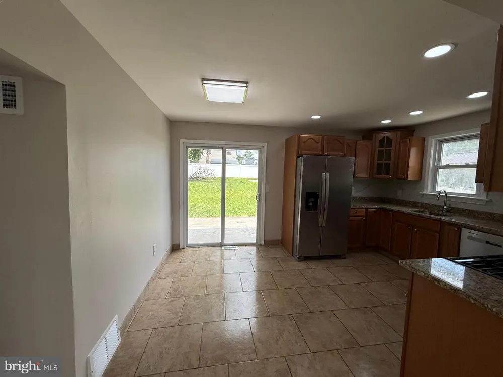 1004 HIGHLAND AVENUE Glendora, NJ 08029