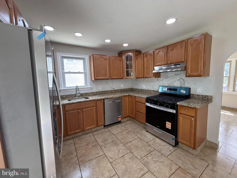 1004 HIGHLAND AVENUE Glendora, NJ 08029