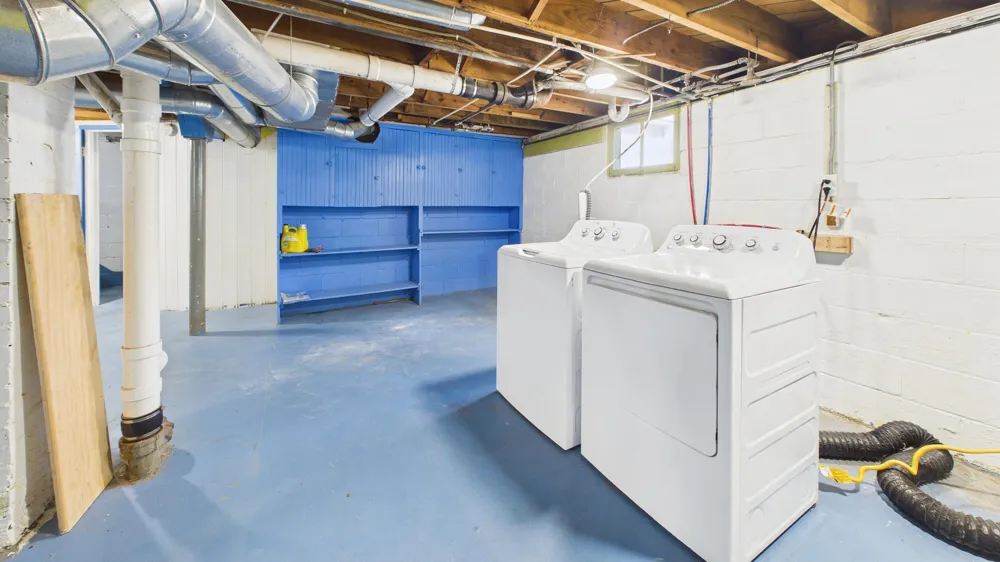 410 Adams Avenue Muskegon, MI 49442