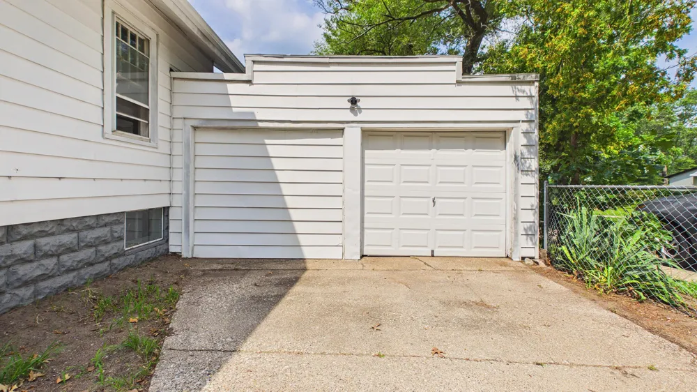 410 Adams Avenue Muskegon, MI 49442