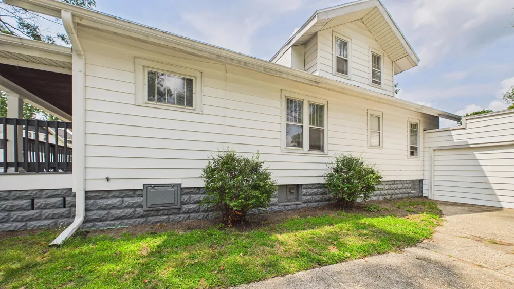 410 Adams Avenue Muskegon, MI 49442