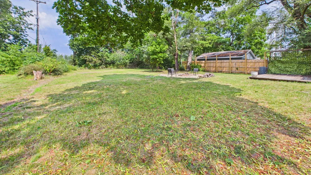 410 Adams Avenue Muskegon, MI 49442