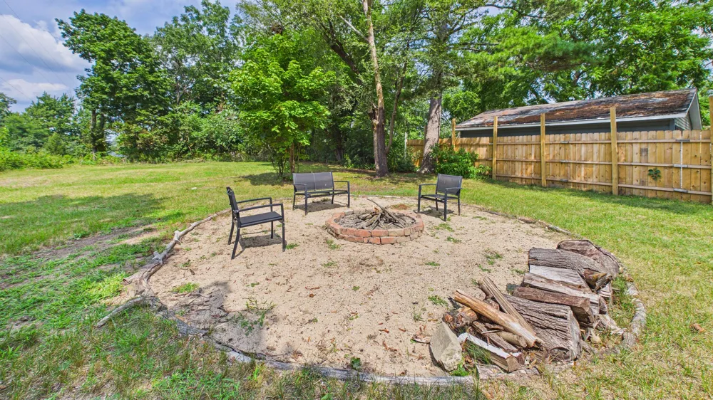 410 Adams Avenue Muskegon, MI 49442