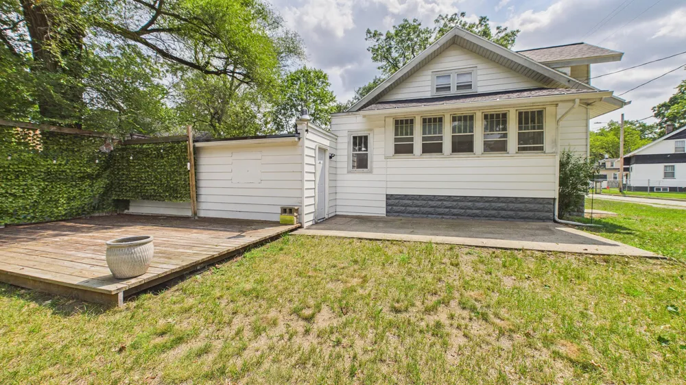 410 Adams Avenue Muskegon, MI 49442