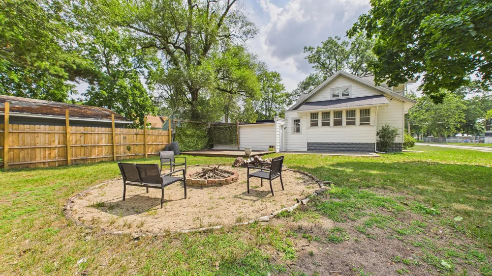 410 Adams Avenue Muskegon, MI 49442