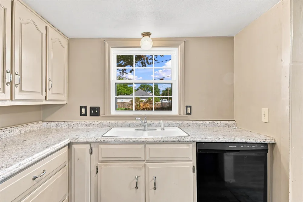 214 W 7th Street Claremore, OK 74017