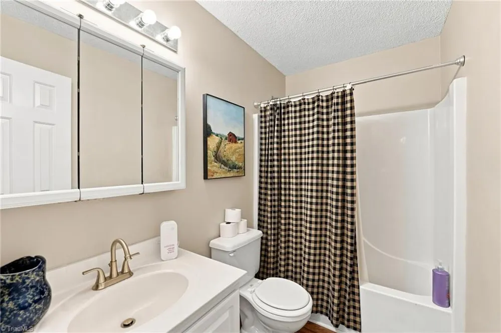 1088 Country place Road Asheboro, NC 27203