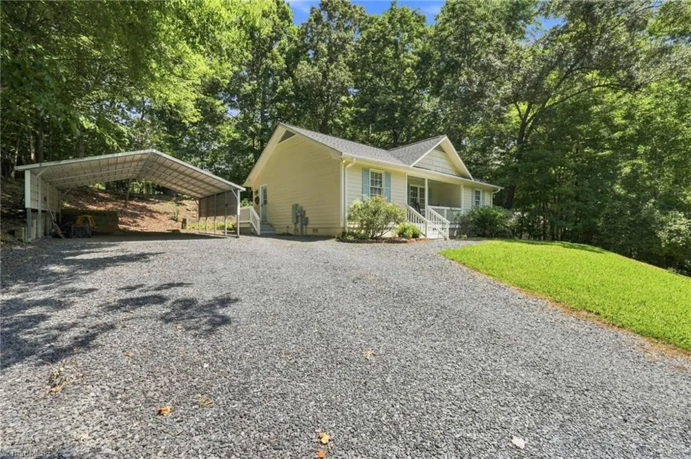1088 Country place Road Asheboro, NC 27203