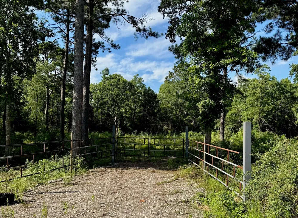 11742 Us Highway 90 E Liberty, TX 77575