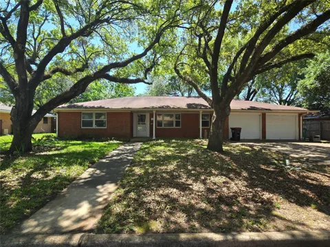 801 Rosewood Drive