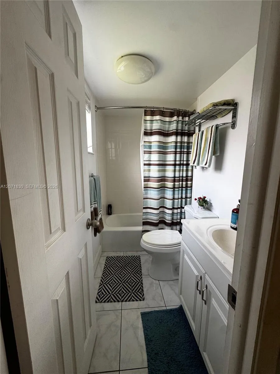 1000 Hillcrest Ct #214 Hollywood, FL 33021