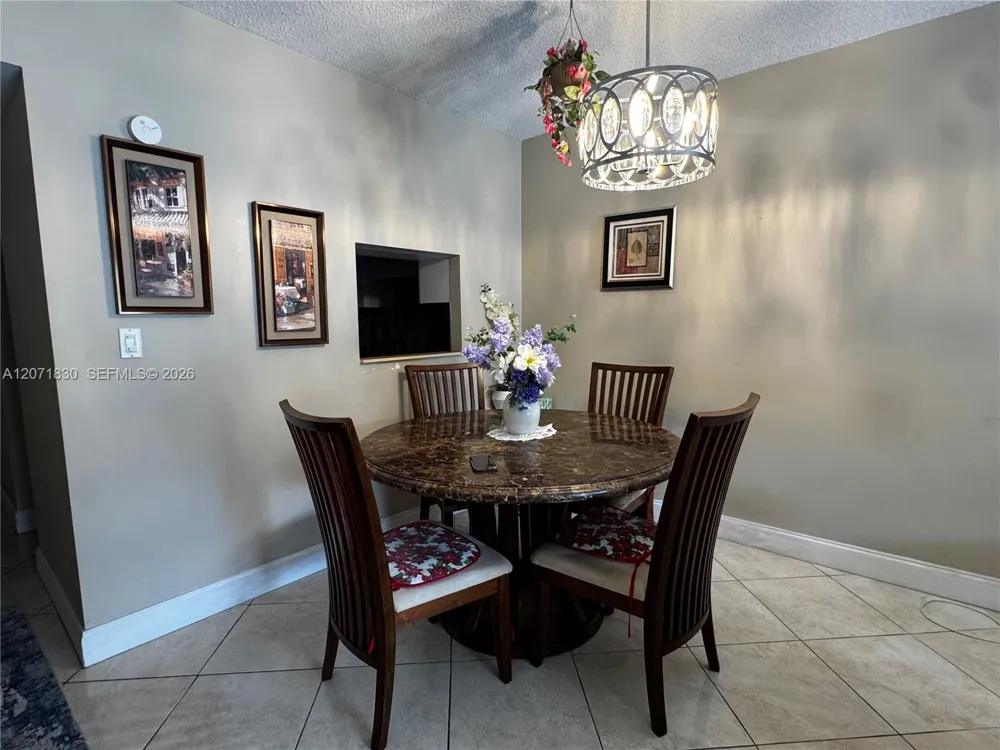 1000 Hillcrest Ct #214 Hollywood, FL 33021