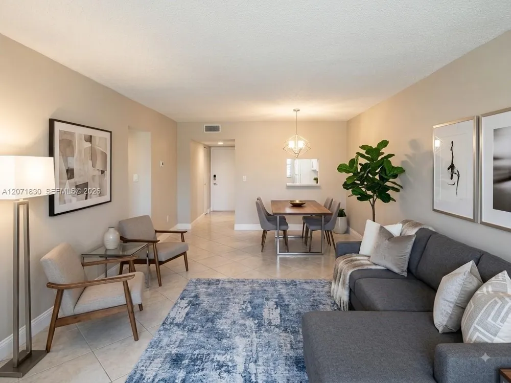 1000 Hillcrest Ct #214 Hollywood, FL 33021