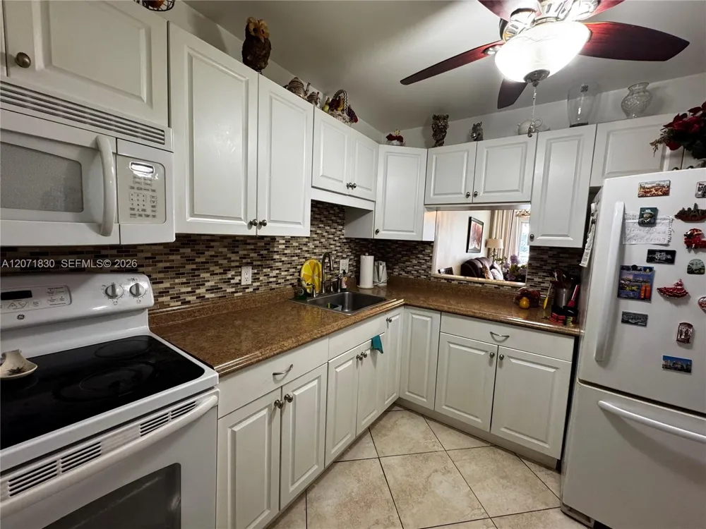 1000 Hillcrest Ct #214 Hollywood, FL 33021