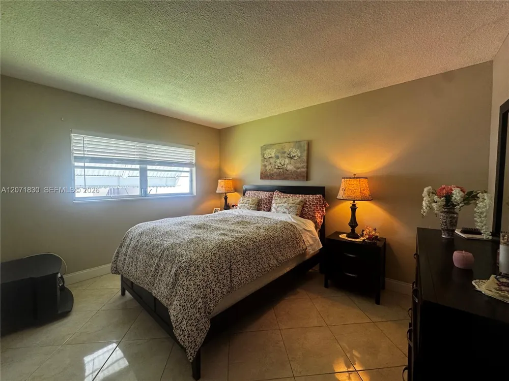 1000 Hillcrest Ct #214 Hollywood, FL 33021