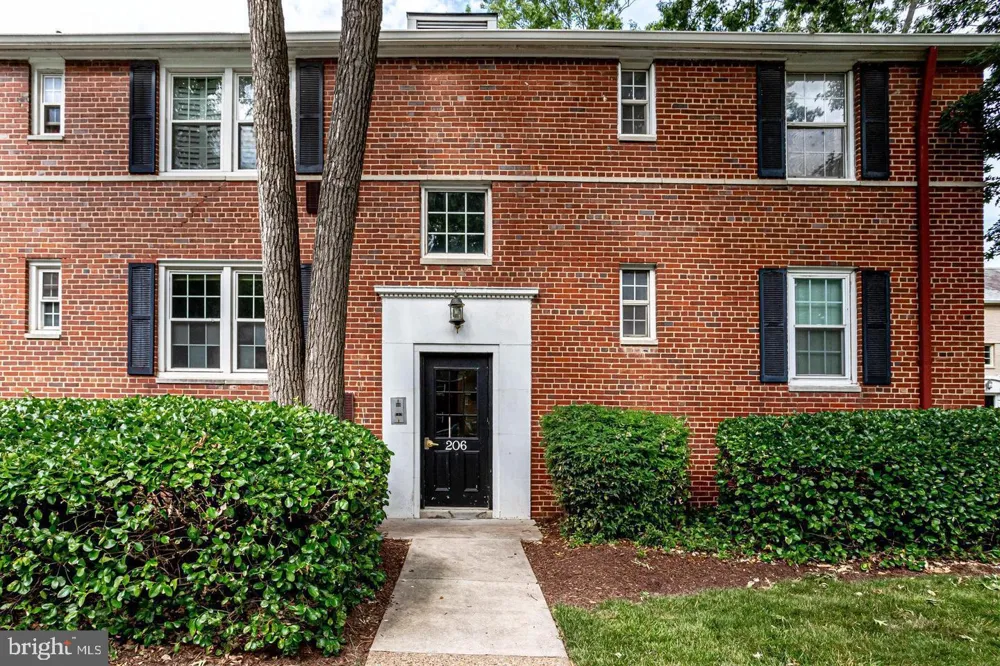 206 GEORGE MASON DRIVE #1 Arlington, VA 22203