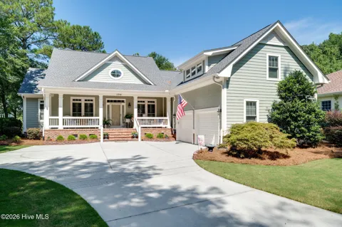 190 W Winding Way