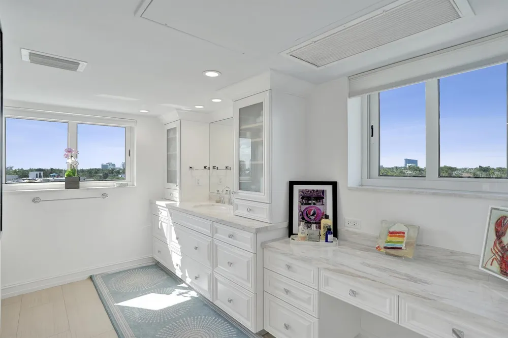 333 Sunset Drive #401 Fort Lauderdale, FL 33301